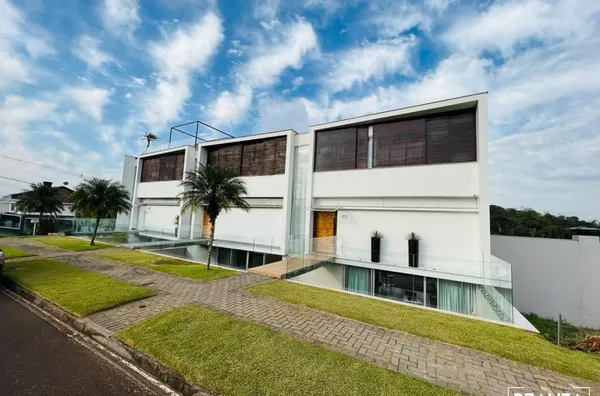 Casa para venda com 02 suítes, localizada no Bairro Parque do Som