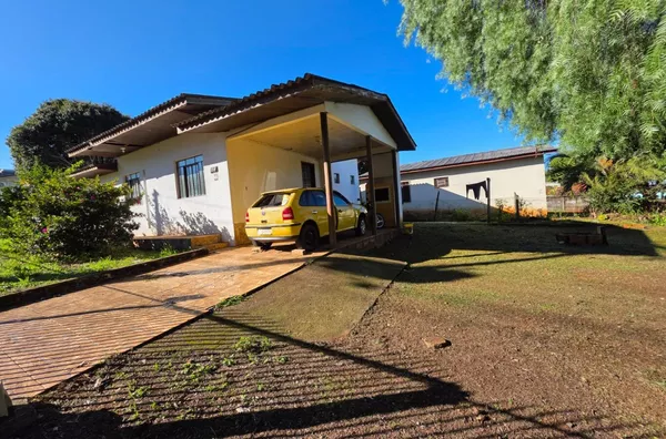 Casa para venda na divisa entre Bairro Pinheirinho e bairro Morumbi em Pato Branco
