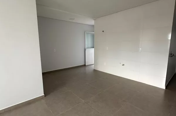 CASA DISPONÍVEL PARA VENDA NO BAIRRO FRARON 