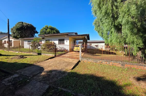 Casa para venda na divisa entre Bairro Pinheirinho e bairro Morumbi em Pato Branco