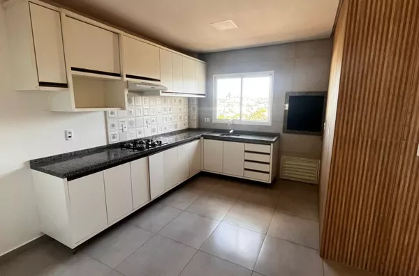 Sobrado para aluguel, bairro Aeroporto, Pato Branco