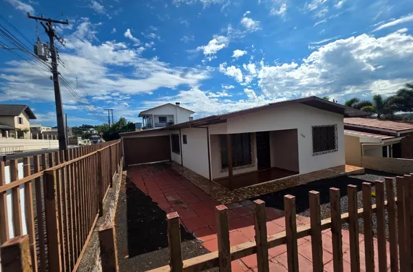 Casa para aluguel, 4 quarto(s),  Trevo Da Guarany, Pato Branco