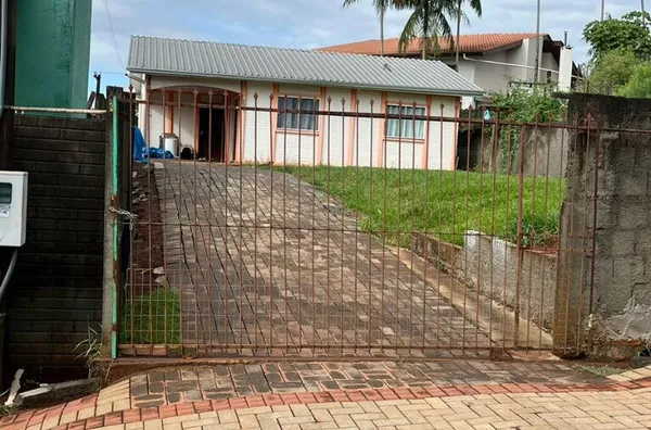 Casa para aluguel, no bairro Aeroporto em Pato Branco - Foto 1