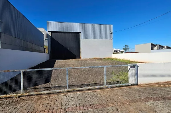 Barracão para aluguel no bairro Fraron em Pato Branco
