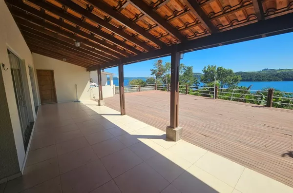 Casa para venda no Alagado Iate Clube em Rio Bonito do Iguaçu 