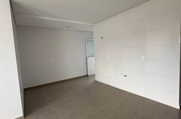 CASA DISPONÍVEL PARA VENDA NO BAIRRO FRARON 