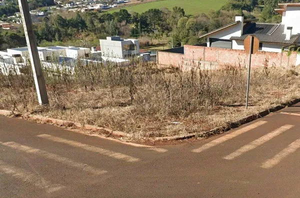 TERRENO DE ESQUINA À VENDA – RUA REGINA CAGNIN PELOSO