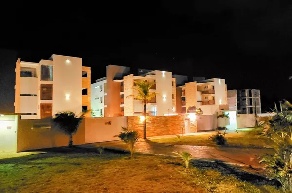 Apartamento mobiliado para aluguel anual o temporada terreo com jardim  2 quartos no Cumbuco Cearà