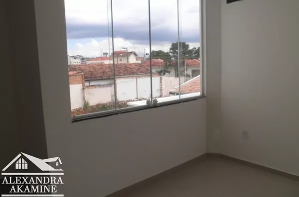 iluminação natural com 2 vitros amplos