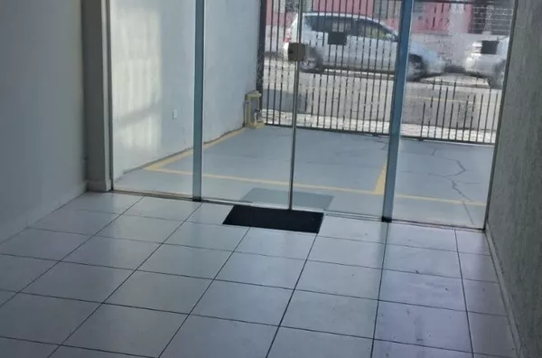 SALA COMERCIAL TERREA COM OPÇÃO DE GARAGEM