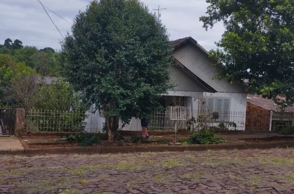 TERRENO DUAS QUADRAS DO COLÉGIO TIRADENTES