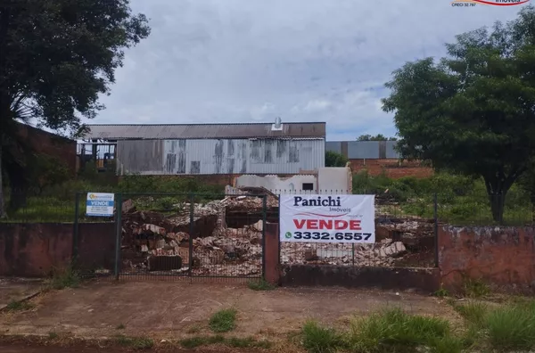 AMPLO TERRENO NA AV SÃO LUIZ