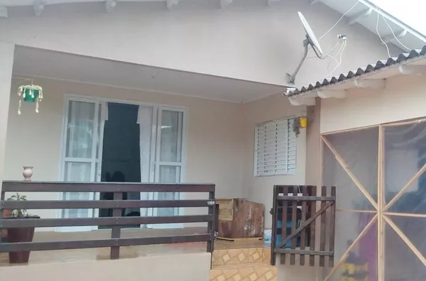CASA COM PISCINA