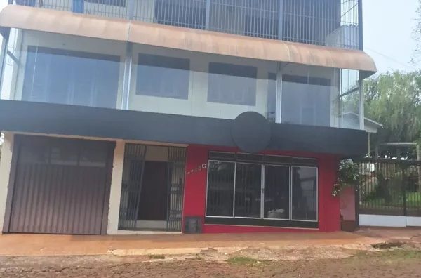 PRÉDIO COMERCIAL À VENDA