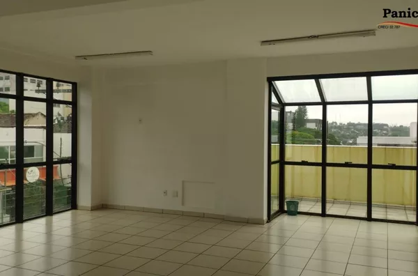 SALA COMERCIAL NA 13 DE MAIO