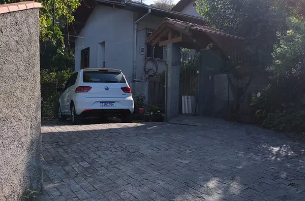 Casa ampla C/ 1 súite + 2 quartos -Progresso Blumenau