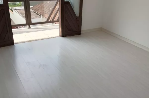 Casa 1 suíte + 2 quartos p/ aluguel,  Glória, Blumenau