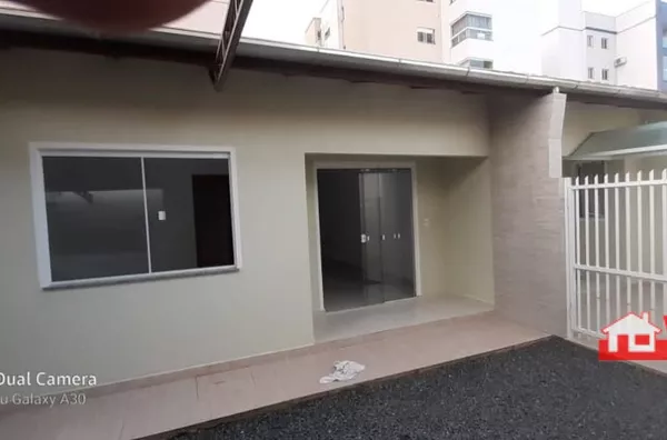 Otima casa de alvenaria