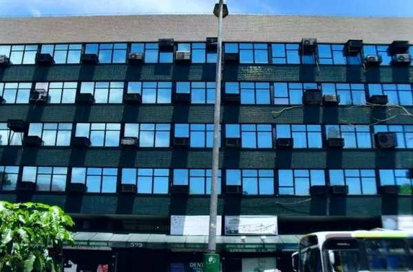 Rua Barão de São Fransisco - Sala Comercial. (ALUGADO)