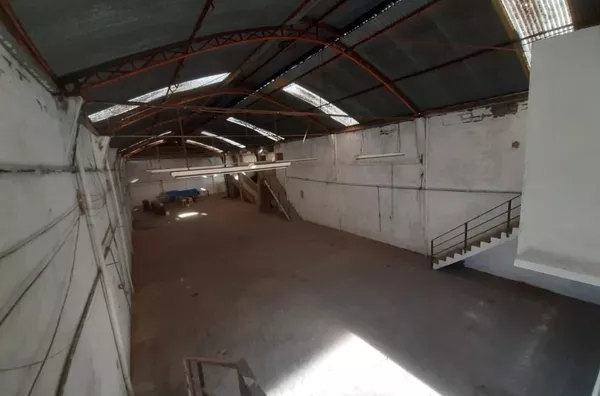 Galpão Comercial em Bangu.