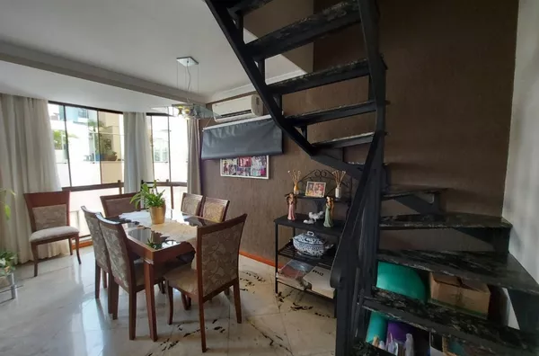 Cobertura duplex para venda com 4 quarto(s), 2 vagas de garagem no Centro Florianópolis