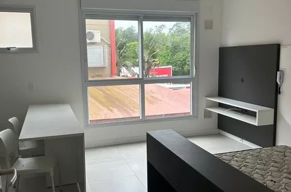 Studio a 50 m do Hospital Universitário com garagem