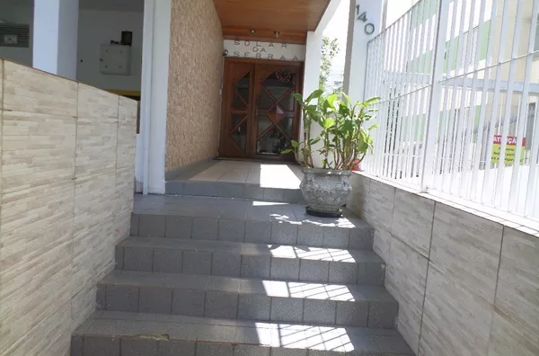 Excelente Kitinete semi-mobiliada com garagem ao lado da UFSC!