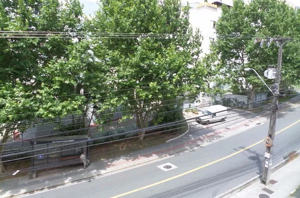 Excelente Kitinete semi-mobiliada com garagem ao lado da UFSC!