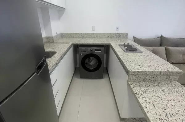 Studio novo finamente mobiliado, com garagem  na Trindade, próximo da UFSC.