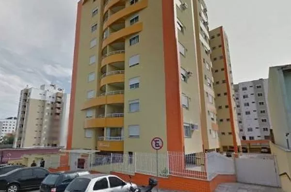 Apartamento 02 dormitórios, 01 suíte, sacada, na Trindade ao lado da UFSC