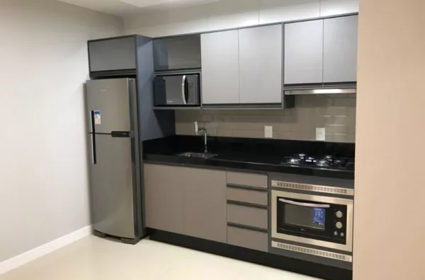 Apartamento funcional de 01 dormitório semi mobiliado, 01 garagem