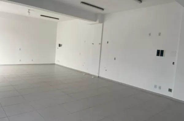 Loja de 30m² no bairro Passa Vinte - Palhoça