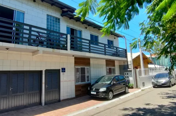 Casa estilo Pousada á venda com 10 quarto(s),  Barra Da Lagoa, Florianópolis