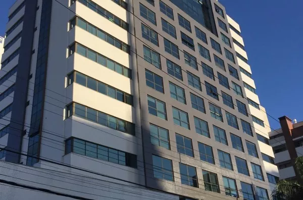 IMOBILIÁRIA COMPLETA ALUGA: sala comercial mobiliada na Trindade