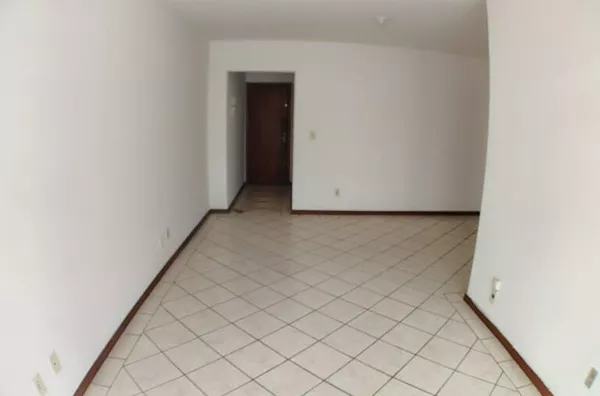 COMPLETA IMÓVEIS VENDE APARTAMENTO DE 03 DORMITÓRIOS NO BAIRRO CARVOEIRA UFSC.