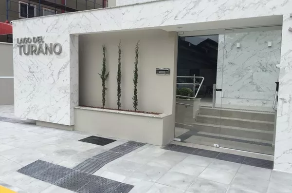 Studio a 50 m do Hospital Universitário com garagem