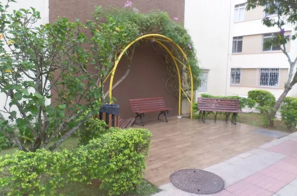 Apartamento 03 dormitórios, reformado, mobiliado no coração da Trindade