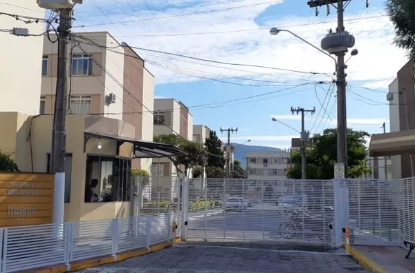 Apartamento 03 dormitórios, reformado, mobiliado no coração da Trindade