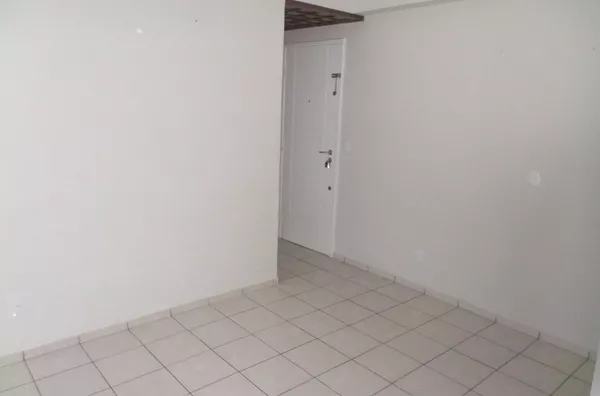 Apartamento 01 dormitório com garagem na Trindade, reformado