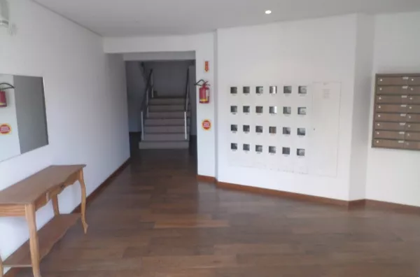 KITNET AMPLA COM GARAGEM AO LADO DA UFSC