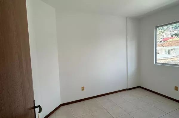 Aluguel apto 2 dorm. na Trindade