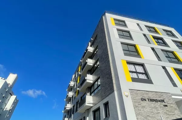 COMPLETA IMÓVEIS ALUGA APARTAMENTO DE 01 DORMITÓRIO  MOBILIADO TRINDADE UFSC