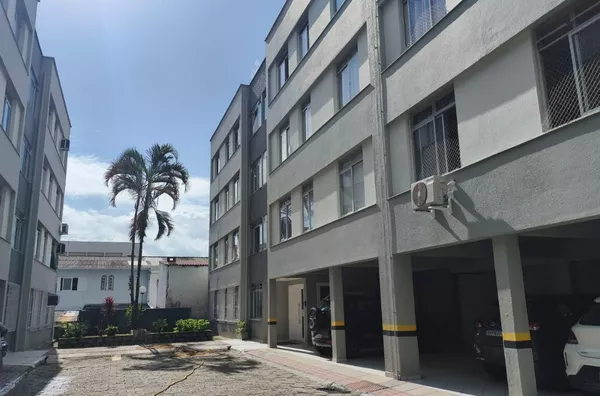  APARTAMENTO DE 02 DORMITÓRIOS MOBILIADO TRINDADE UFSC