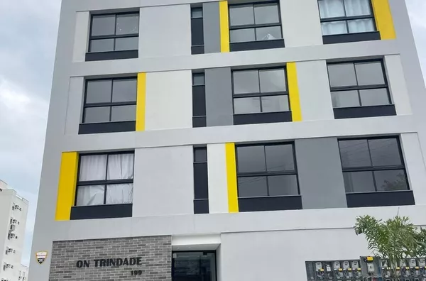 COMPLETA IMÓVEIS ALUGA APARTAMENTO DE 01 DORMITÓRIO  MOBILIADO TRINDADE UFSC
