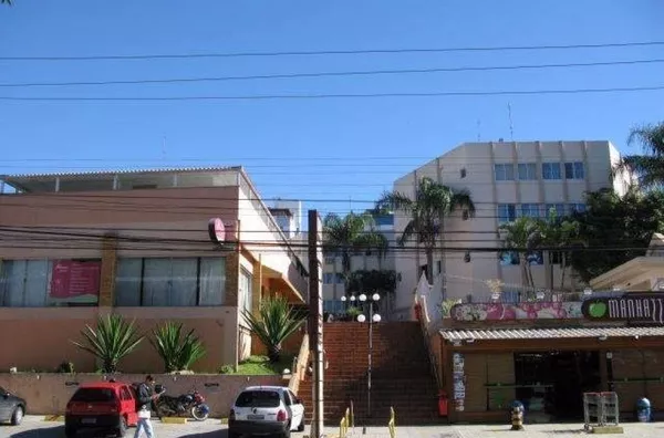 KITNET AMPLA COM GARAGEM AO LADO DA UFSC