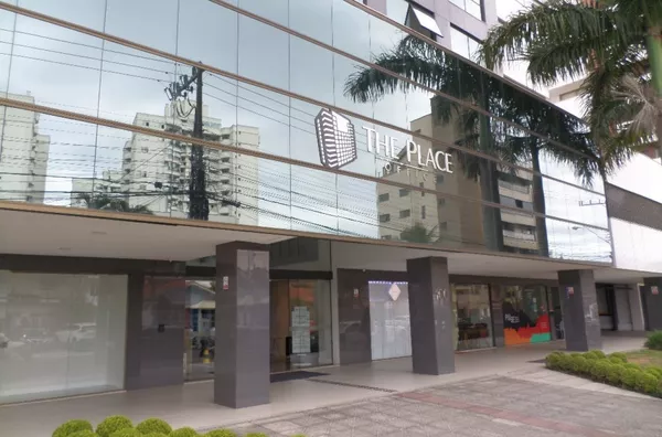 Sala comercial, no coração da Trindade disponível para locação! 