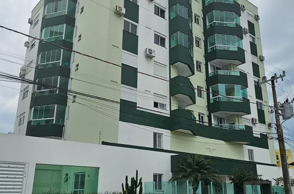COMPLETA IMÓVEIS VENDE  - APARTAMENTO DE 03 DORMITÓRIOS E 01 VAGAS DE GARAGEM NA TRINDADE  UFSC