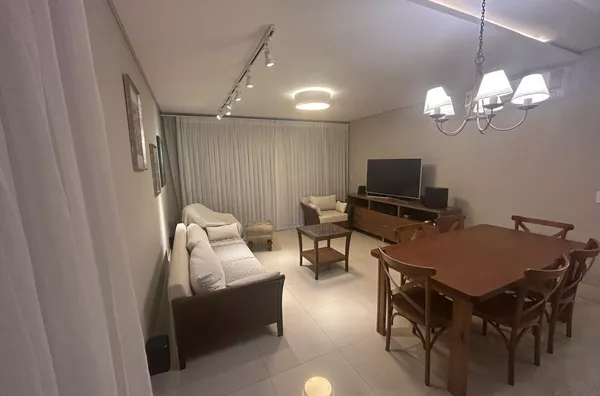 Cobertura para locação com  170m² de área privativa totalmente mobiliada no bairro Pantanal em frente à ELETROSUL e UFSC.
