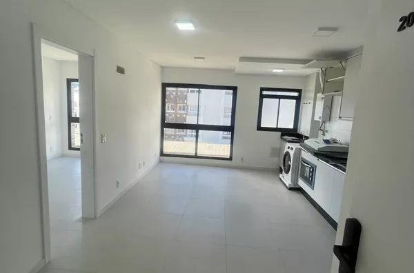 COMPLETA IMÓVEIS ALUGA APARTAMENTO DE 01 DORMITÓRIO  MOBILIADO TRINDADE UFSC