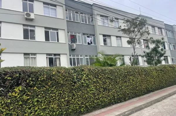Apartamento 02 dormitórios, condominio Itambé - Trindade UFSC e Academia de Policia